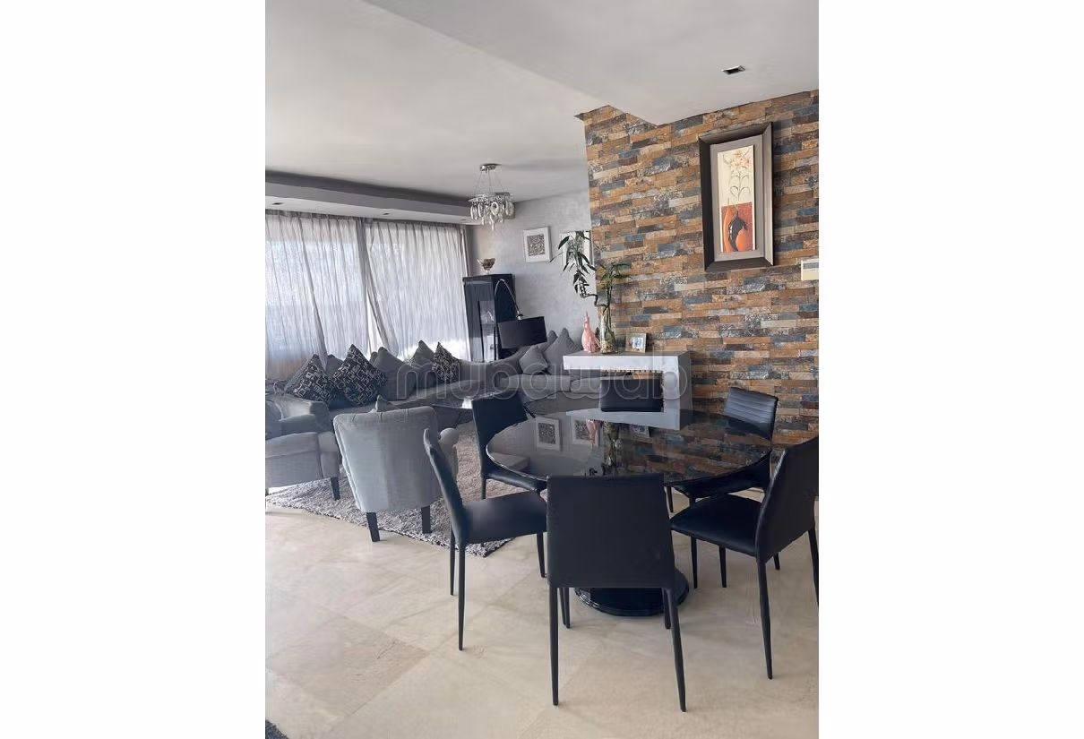 Bel appartement la ville verte Bouskoura front de Golf