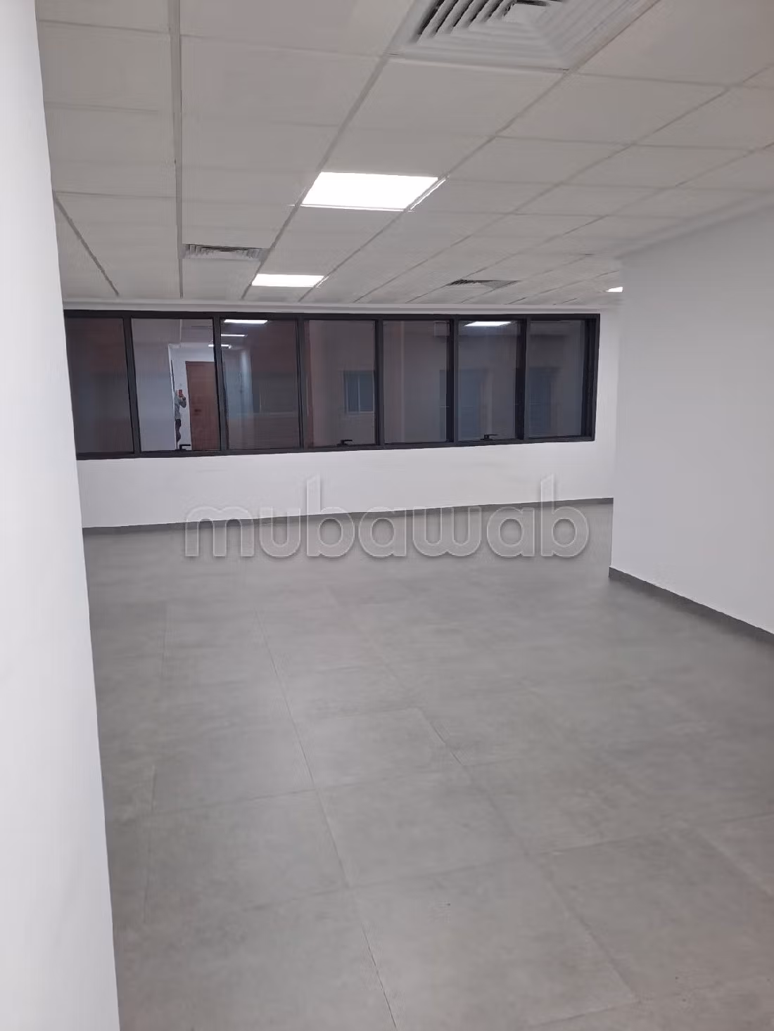 Ufficio da affittare a Beauséjour. Superficie 57 m².
