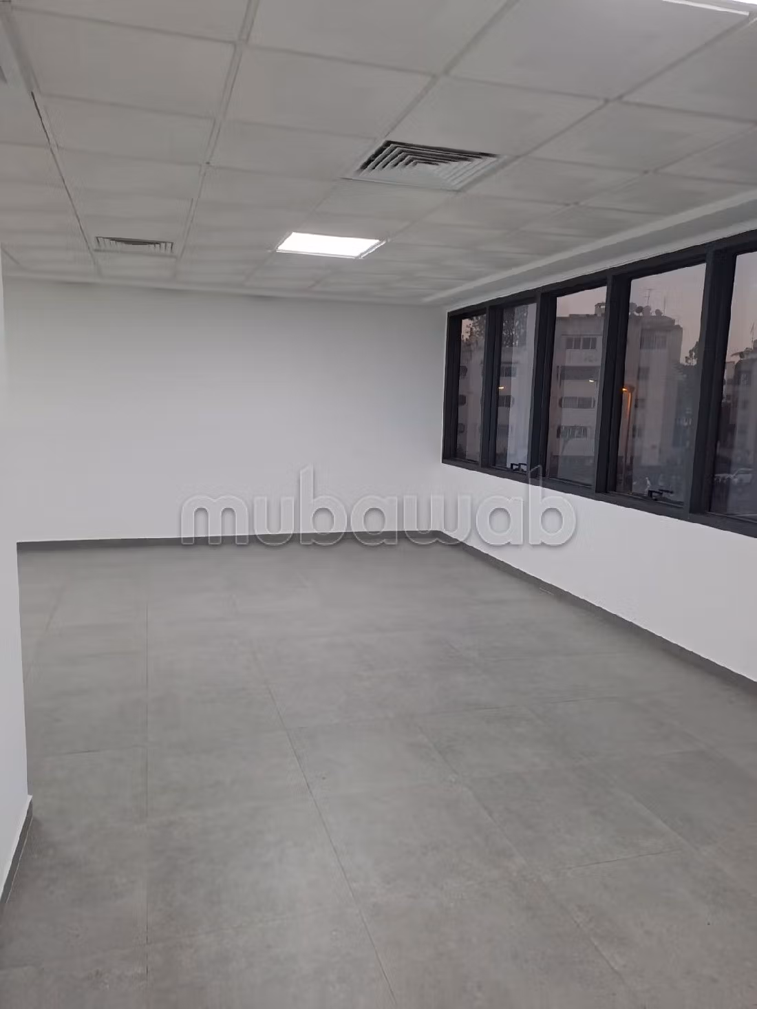 Ufficio da affittare a Beauséjour. Superficie 57 m².