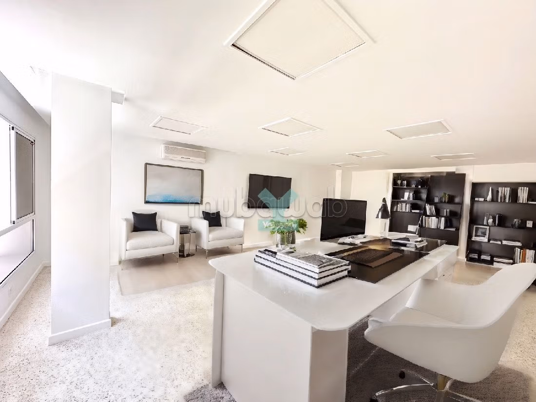 Offices for rent in Maârif. Area of 198 m². Residence with caretaker, general air conditioning.