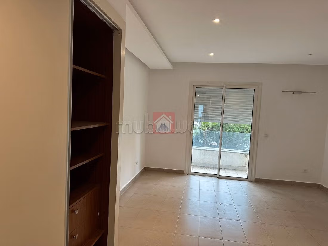 Magnificent villa for rent in Carthage. Large area 500 m². Residence with swimming pool, Air conditioning. 