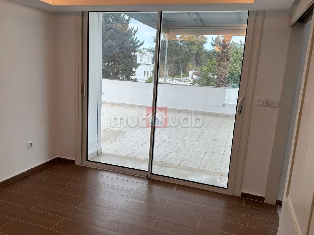 Magnificent villa for rent in Carthage. Large area 500 m². Residence with swimming pool, Air conditioning. 