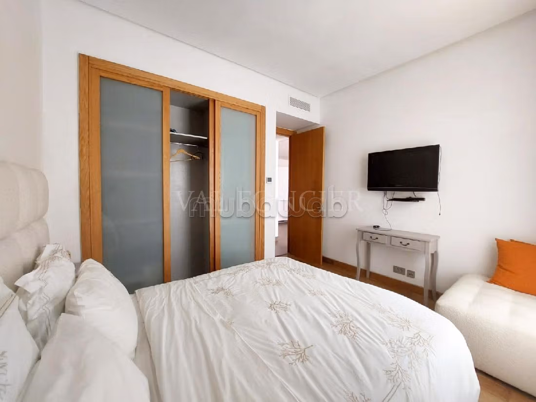 Location studio meublé spacieux avec accès direct à la plage Ain Diab, Casablanca