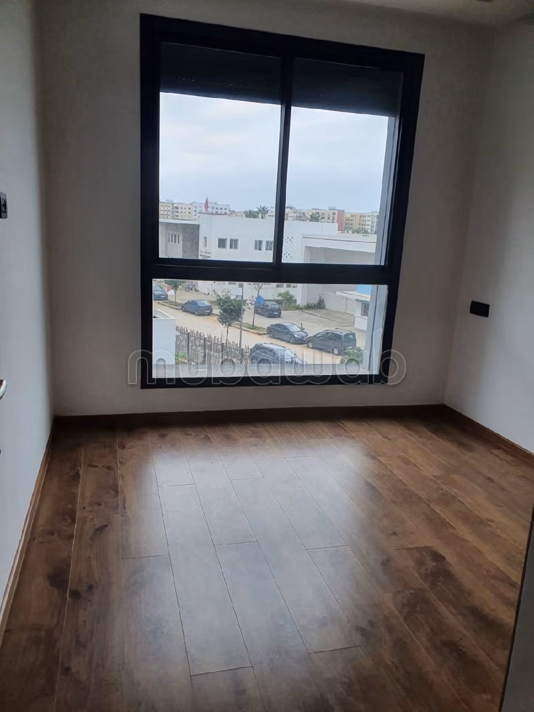 Joli appartement vide à louer à CFC