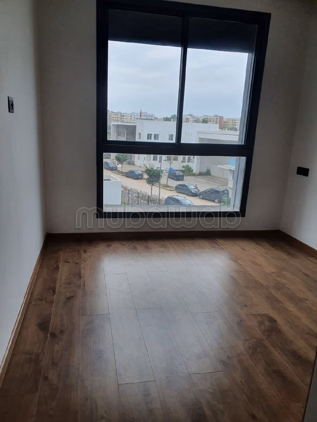 Joli appartement vide à louer à CFC