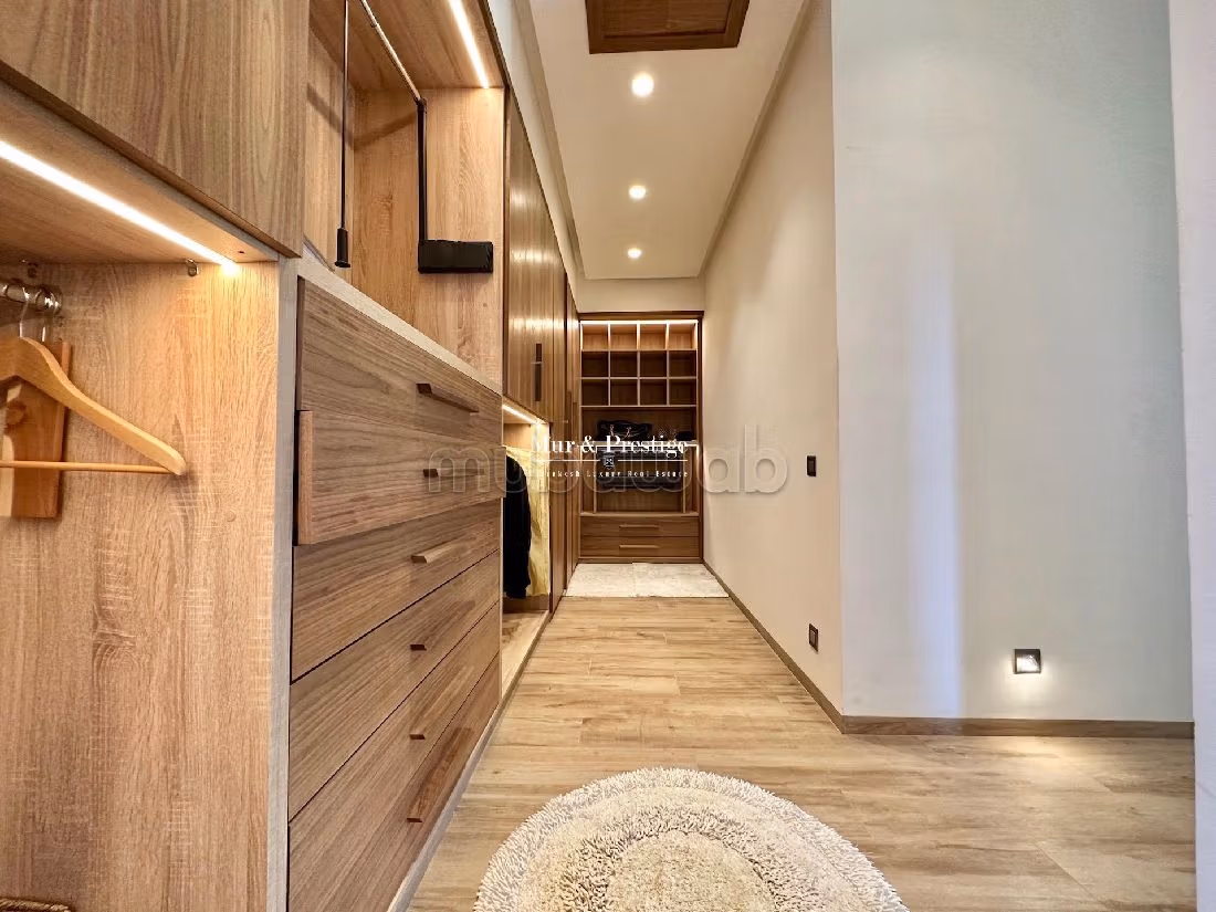 Villa's en luxe woningen om te kopen. Oppervlakte 1000 m². Verkoelend zwembad. 