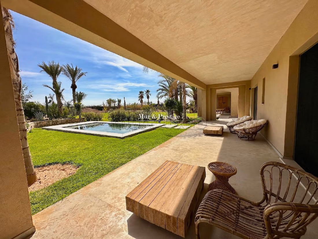 Villa's en luxe woningen om te kopen. Oppervlakte 1000 m². Verkoelend zwembad. 