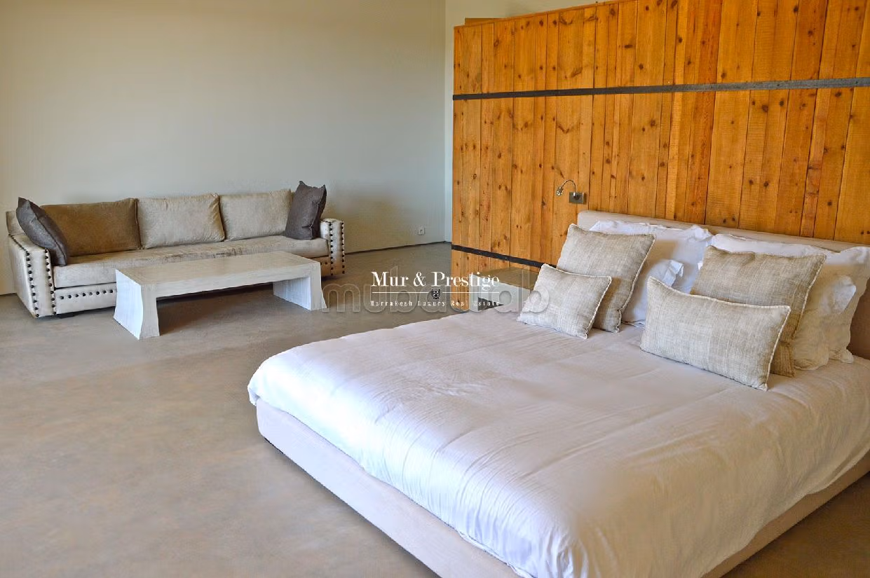 High quality house for sale in Ennakhil Palmeraie. Dimension 1200 m². Green area, Balcony