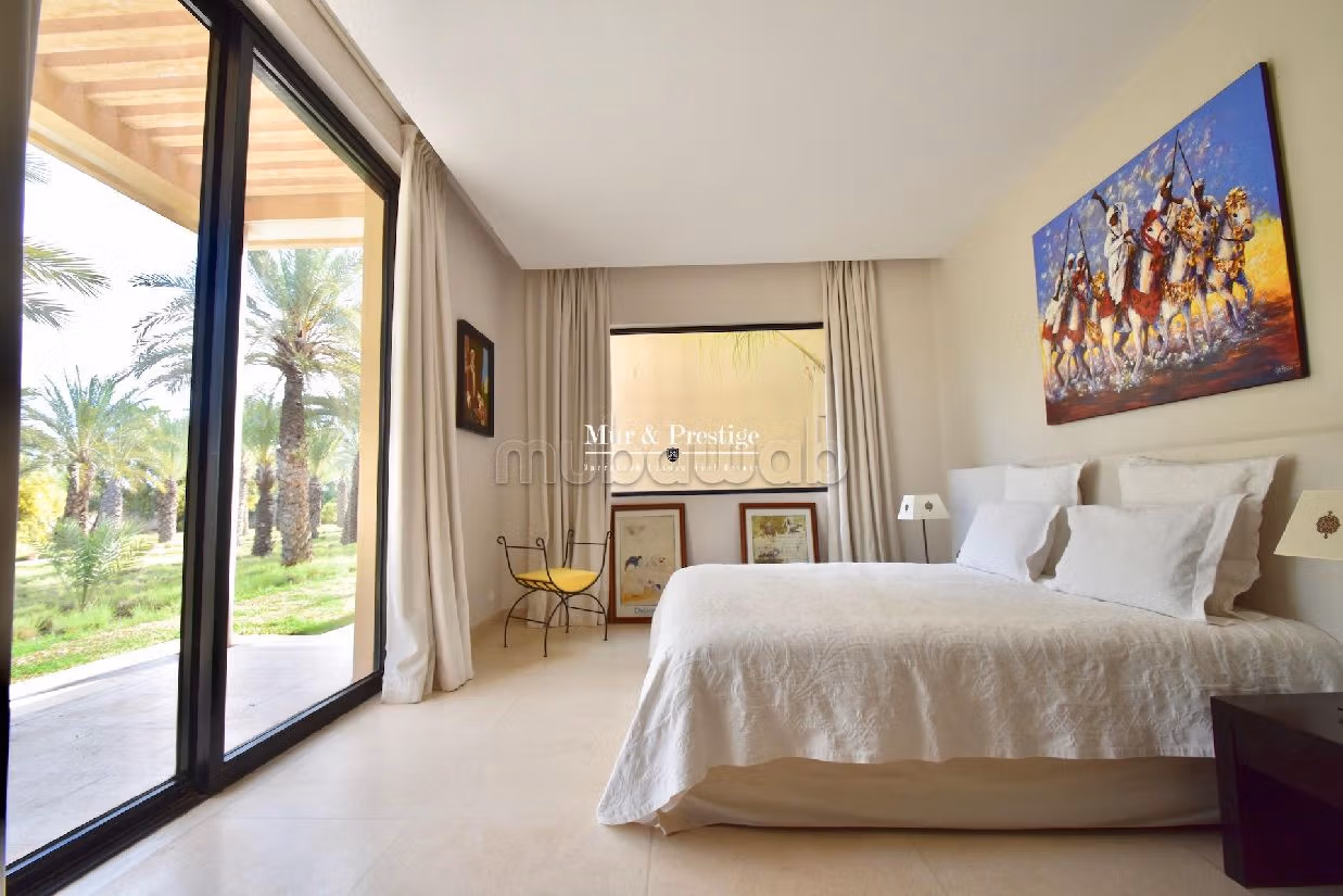 فيلا ممتازة للبيع بمراكش. 5 غرف. مسبح و مدفأة. 