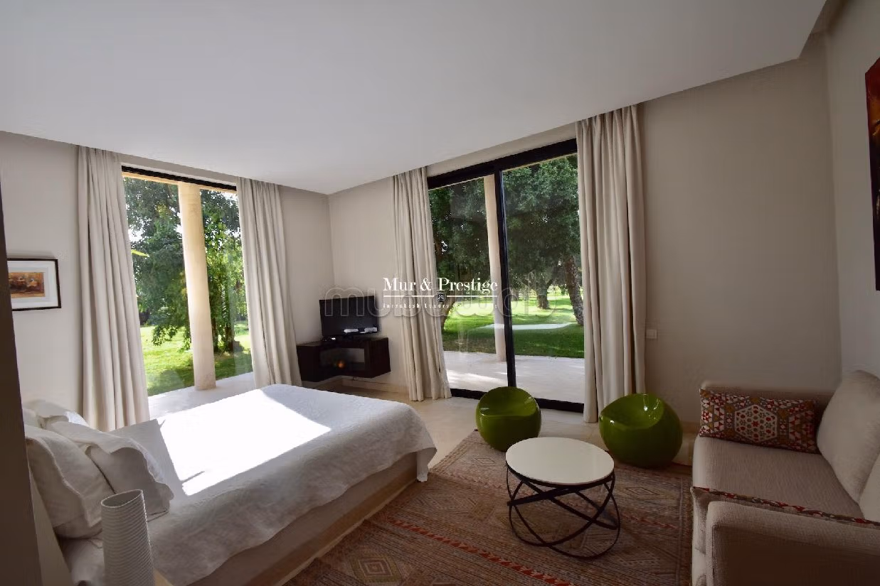 فيلا ممتازة للبيع بمراكش. 5 غرف. مسبح و مدفأة. 