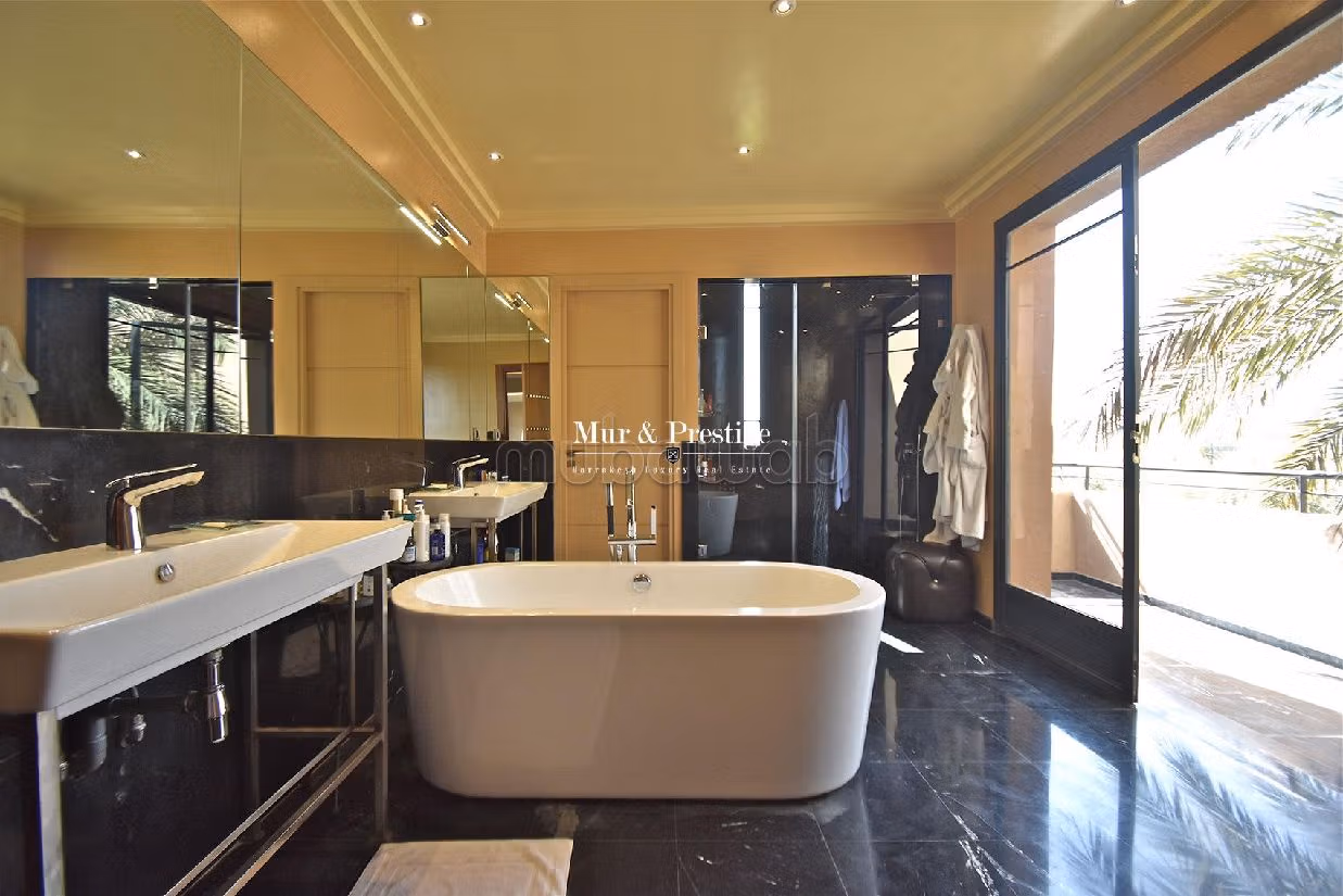 Fabulous villa for sale in Amelkis. 7 rooms. Usable fireplace, Large swimming pool. 