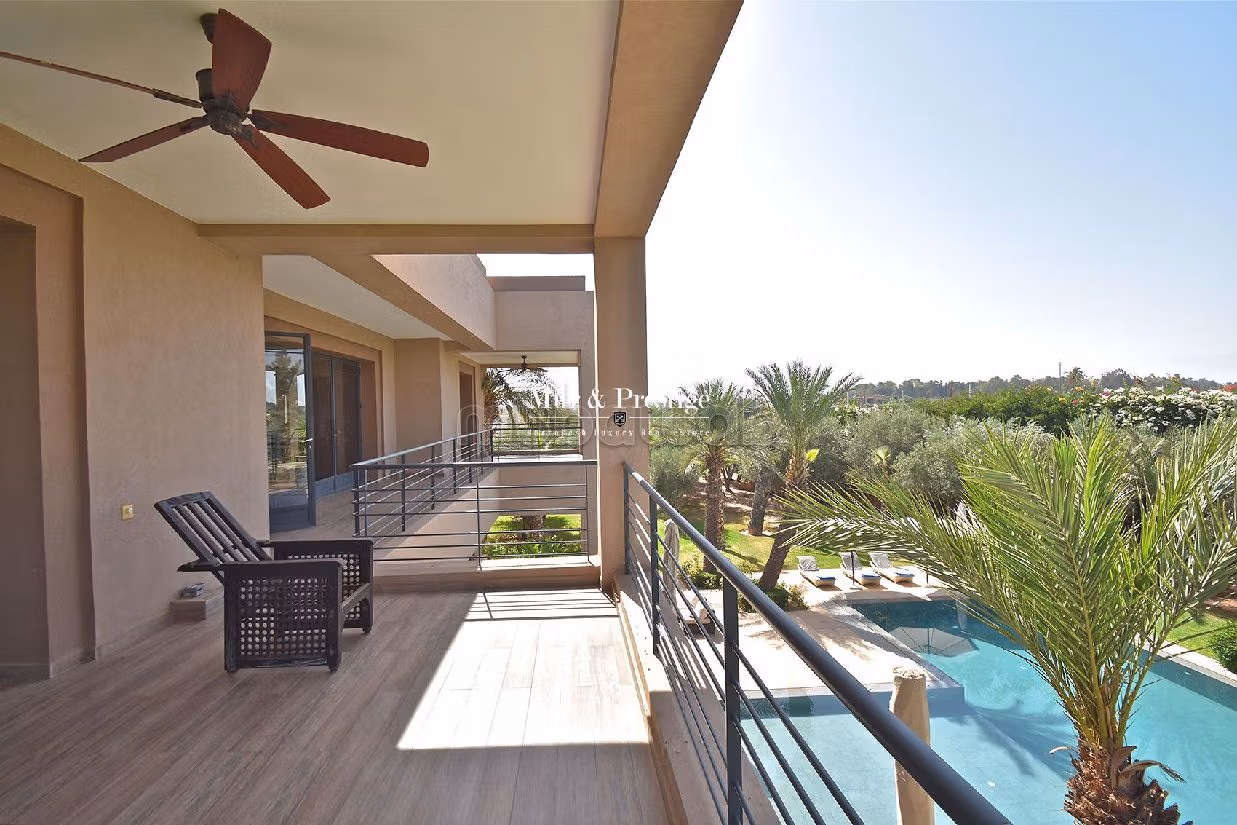 Fabulous villa for sale in Amelkis. 7 rooms. Usable fireplace, Large swimming pool. 