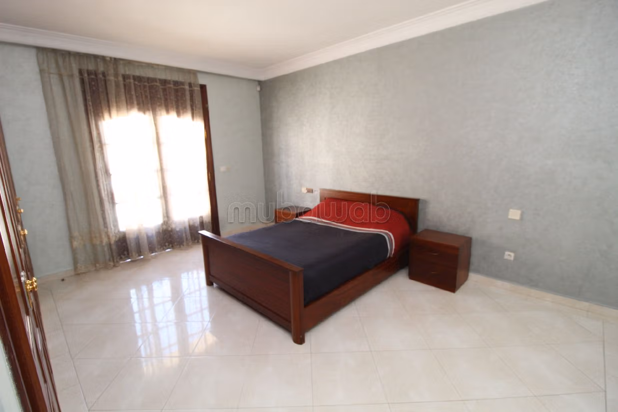 Luxury villa for sale. 8 large living areas. Green area, Balcony. 