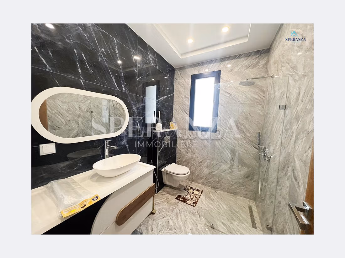 Eccezionale villa in affitto a Hammamet Sud. 3 belle camere da letto. Impianto di aria condizionata e piscina. 
