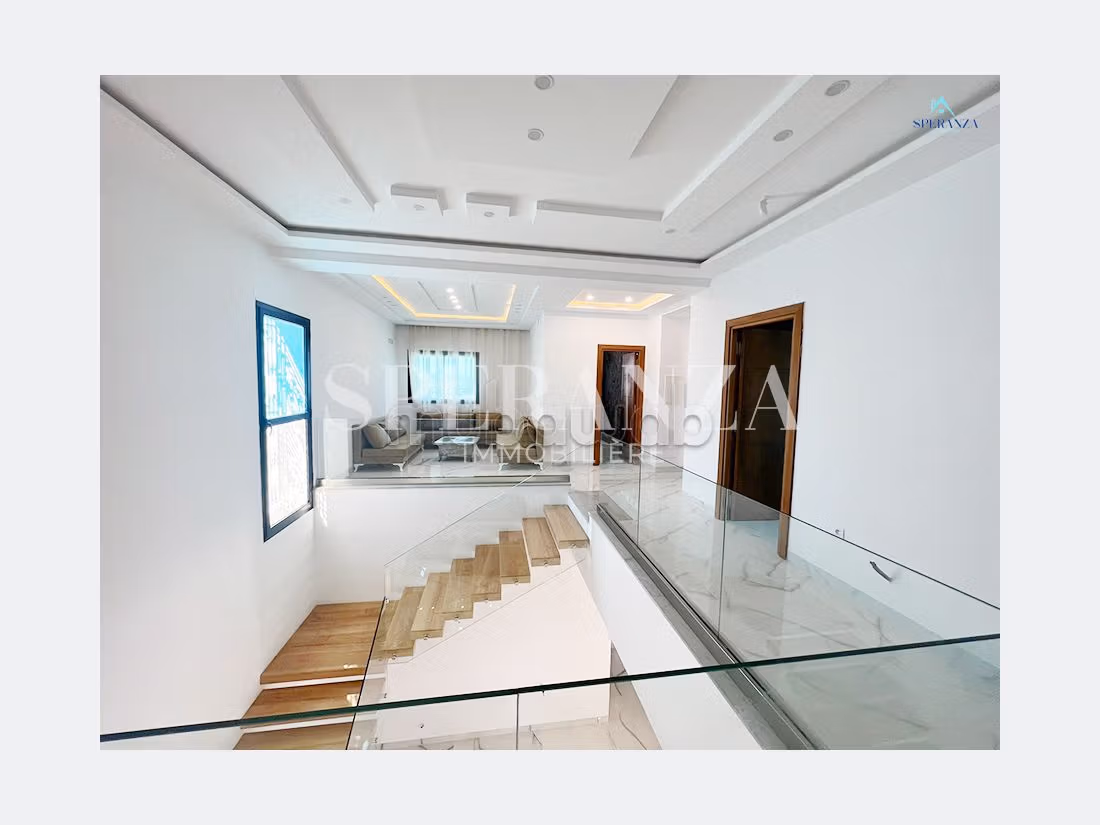Eccezionale villa in affitto a Hammamet Sud. 3 belle camere da letto. Impianto di aria condizionata e piscina. 