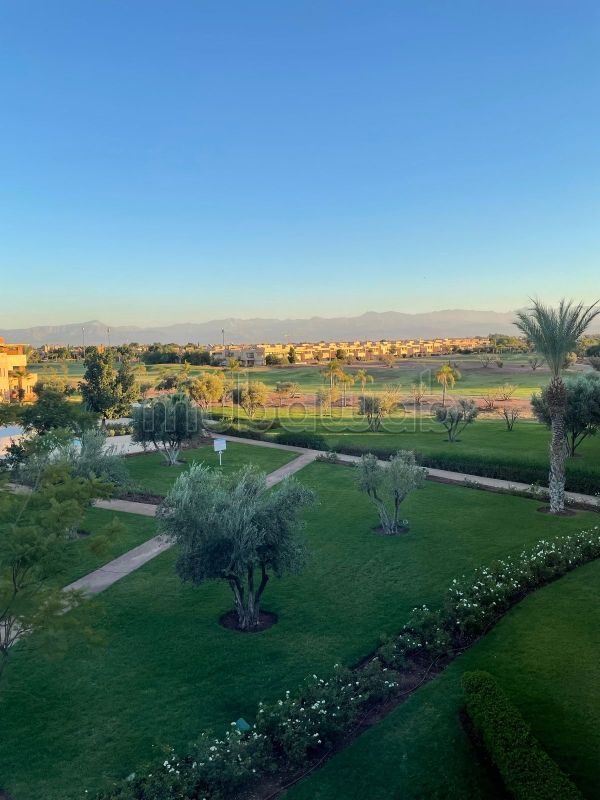 Vend appartement à Agdal. Surface totale 115 m². Environnement calme avec vue sur la montagne, porte blindée