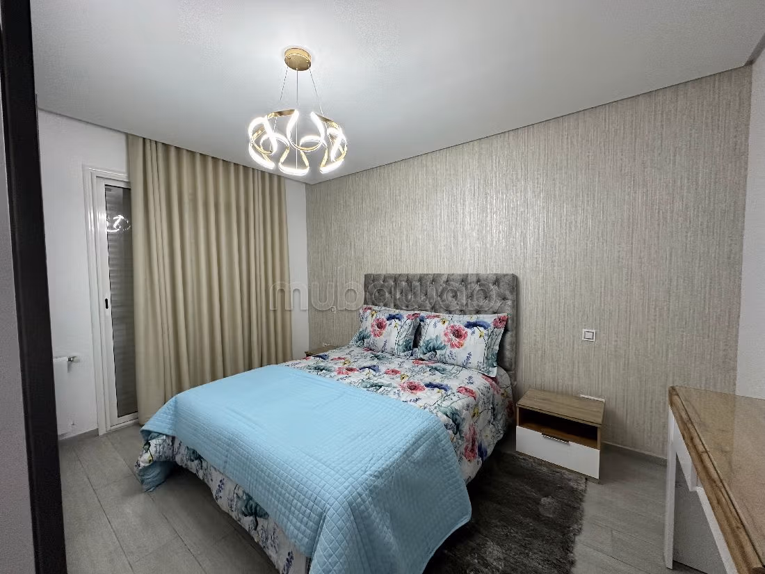 Apartment for sale in Cité Ennasr 2. 4 rooms. Furnishings. 