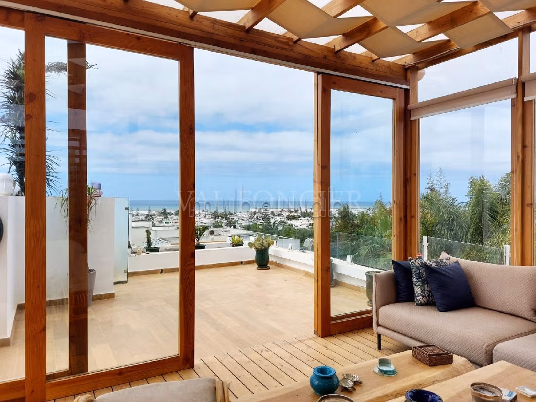 Location splendide villa meublée moderne avec rooftop et vue mer Ain Diab, Casablanca