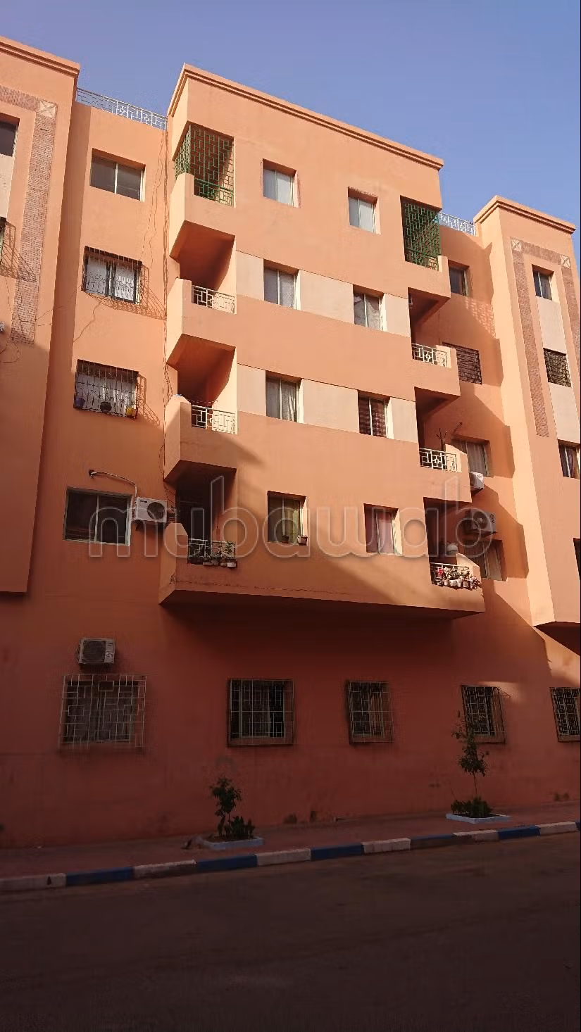 Appartamento in vendita a Route Casablanca. 2 belle camere da letto. Finestre con doppi vetri e porta blindata. 