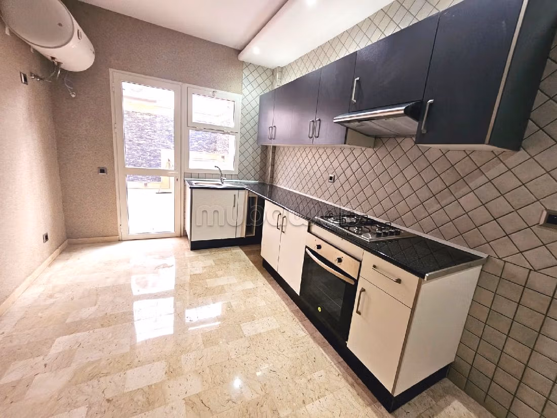 Splendido appartamento in vendita a Palmier. 4 locali spaziosi. Ascensore e terrazzo. 