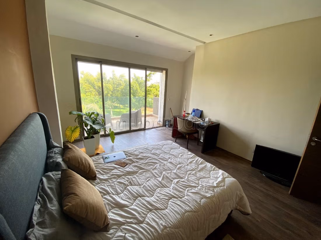 Huren: villa's en luxe woningen. Oppervlakte 651 m². Volledig gemeubileerd. 