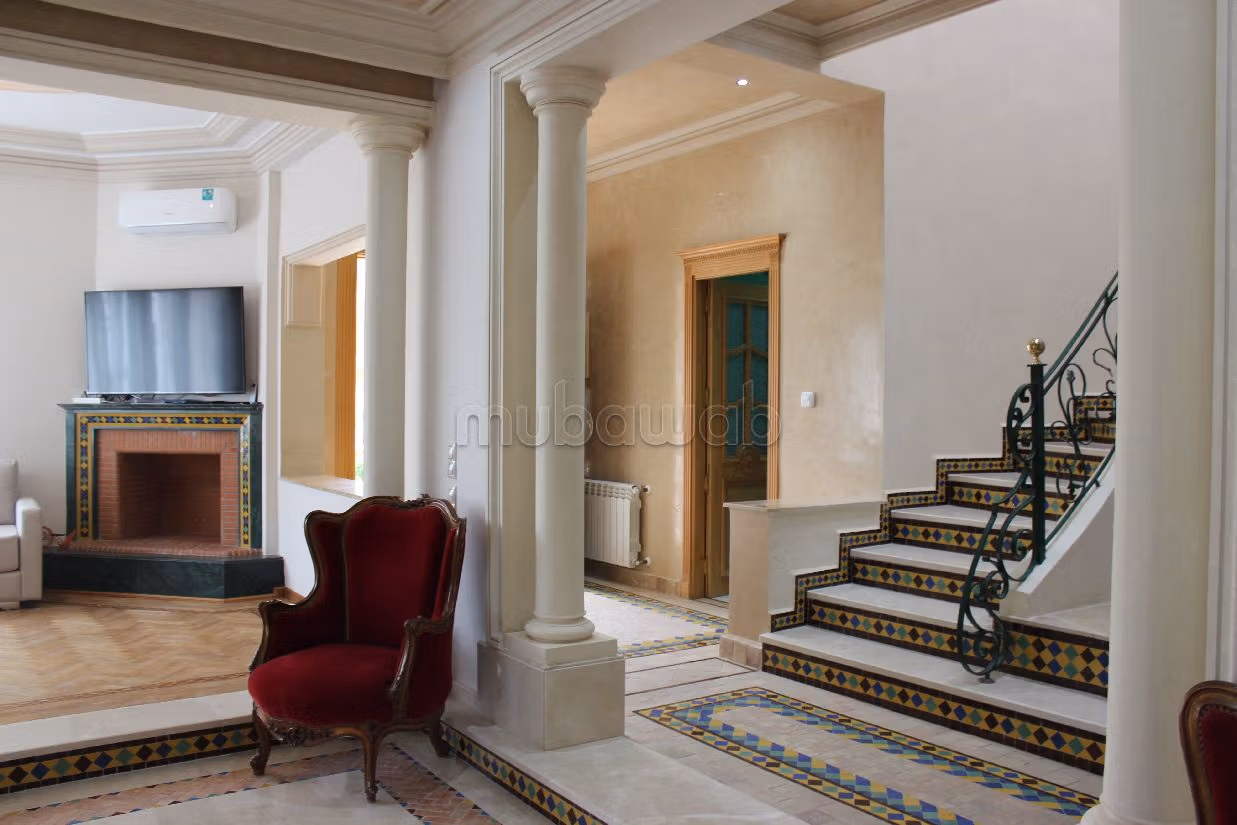 Luxury villa for rent in Du Golf. Large area 560 m². Fully furnished. 