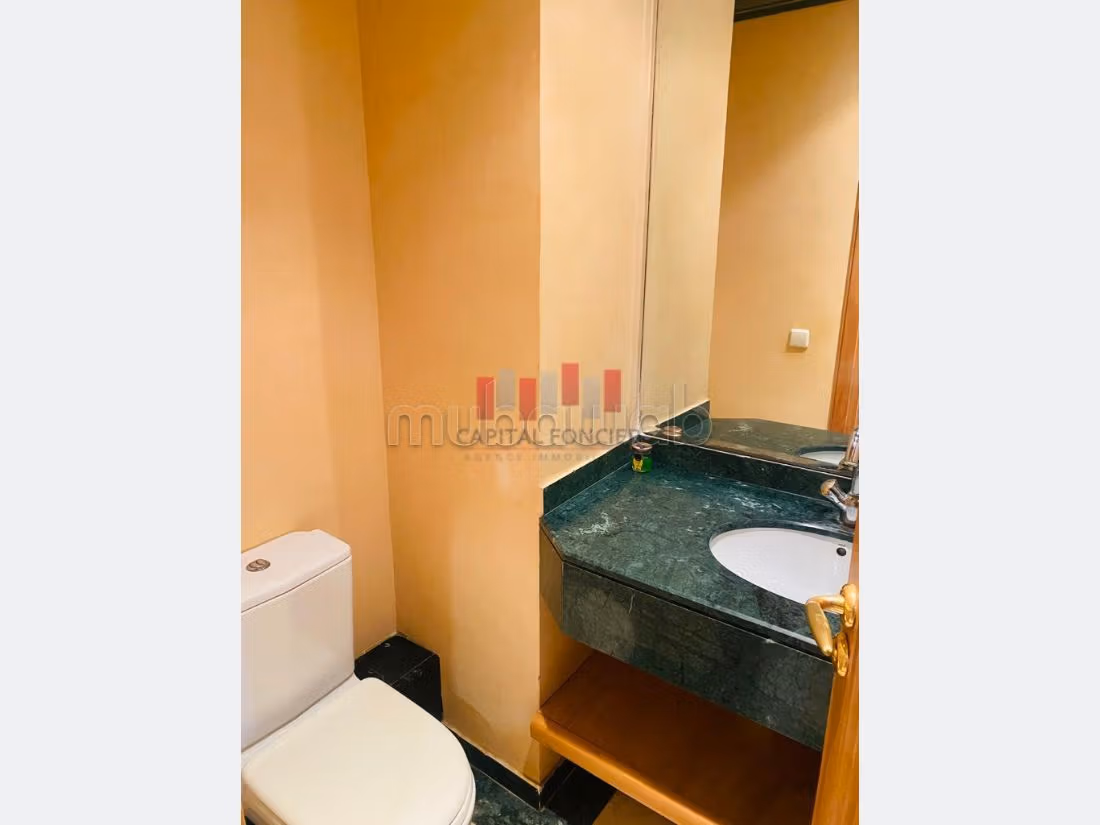 Rent an apartment in Racine. 2 lovely rooms. With Lift, Carpark