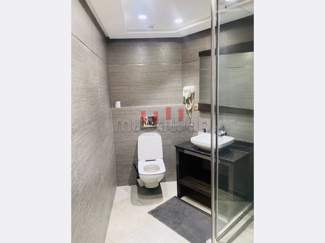 Jolie meublee racine