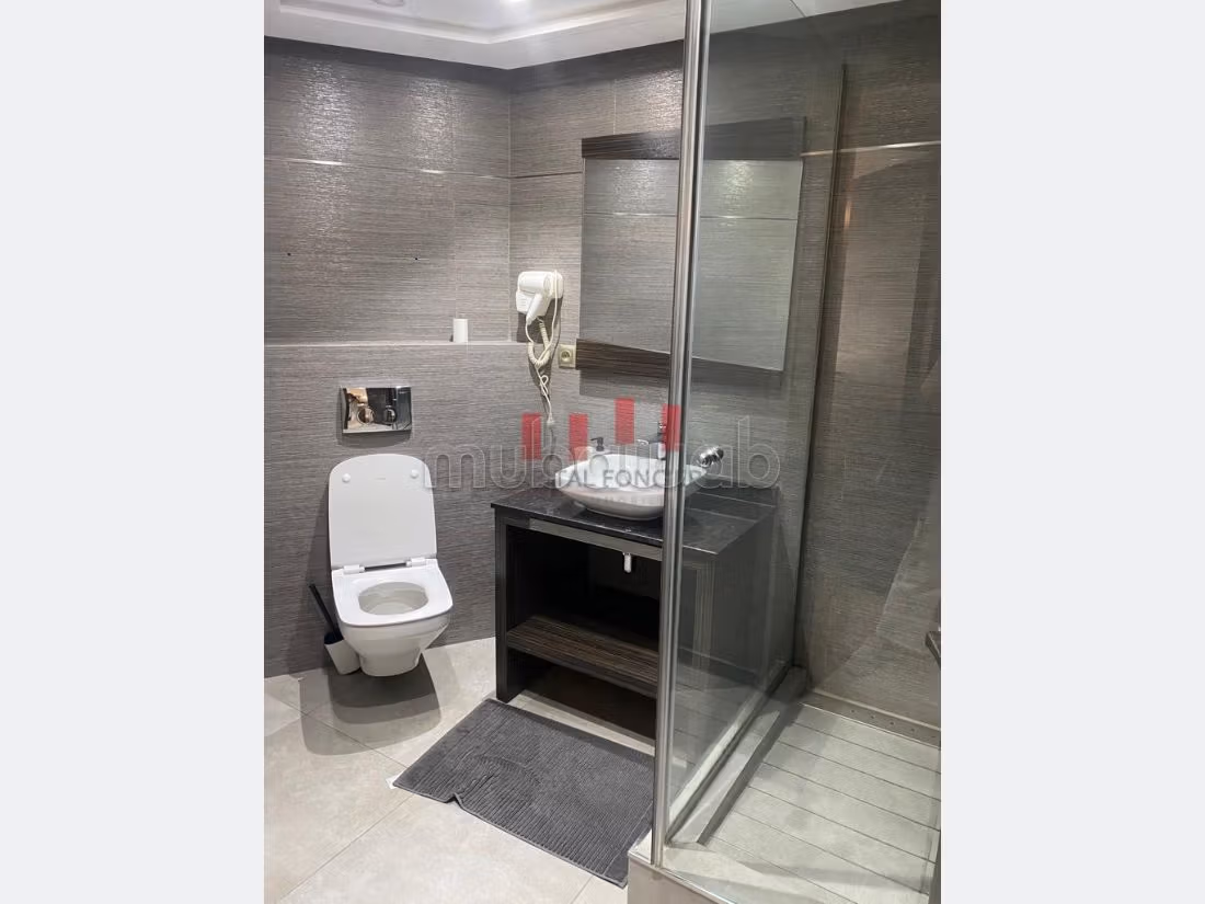 Jolie meublee racine