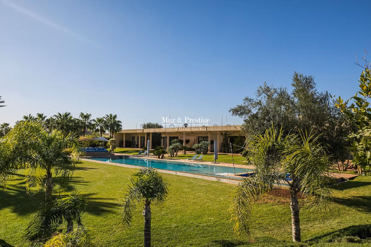 فيلا ممتازة للبيع بمراكش. 6 قطع رائعة. الراحة مع مكيف الهواء و مدفأة