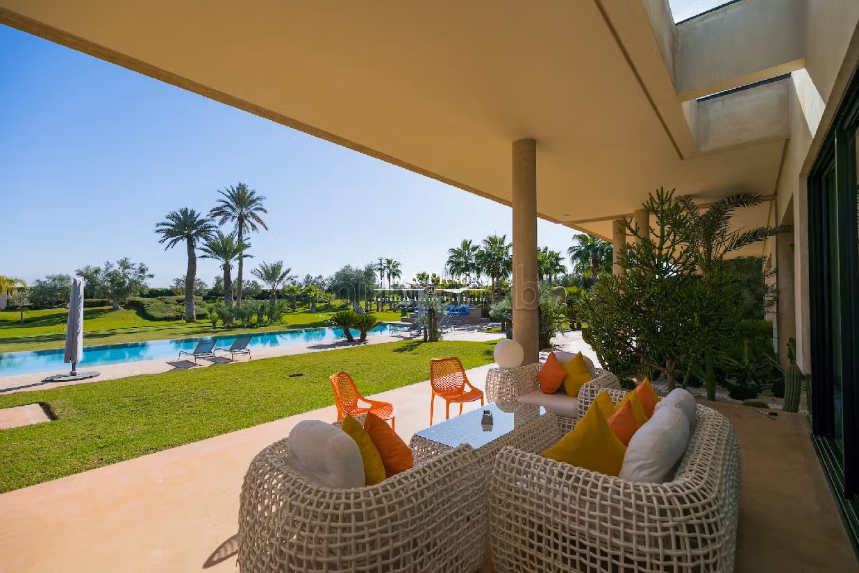 فيلا ممتازة للبيع بمراكش. 6 قطع رائعة. الراحة مع مكيف الهواء و مدفأة