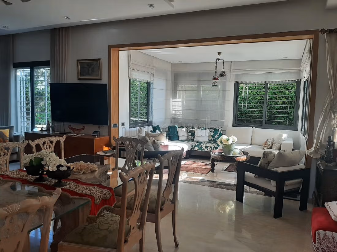 Villa a vendre sur 3 niveaux résidence sécurise