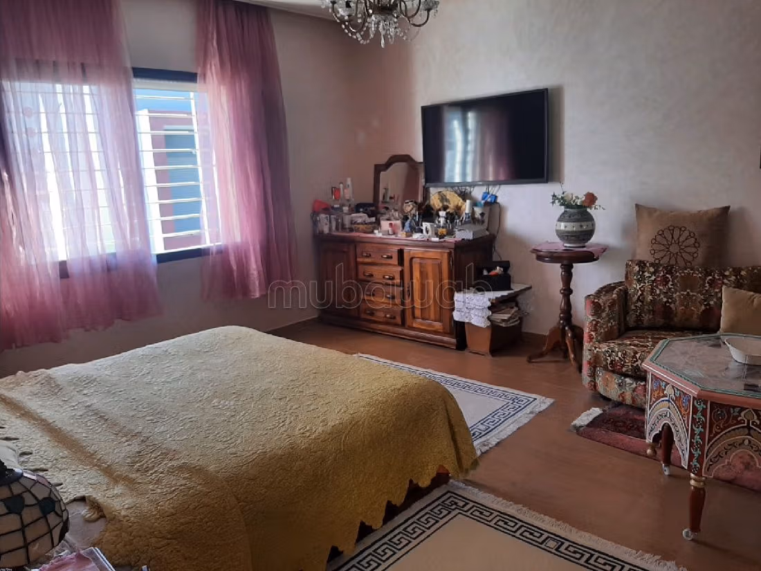 Villa a vendre sur 3 niveaux résidence sécurise