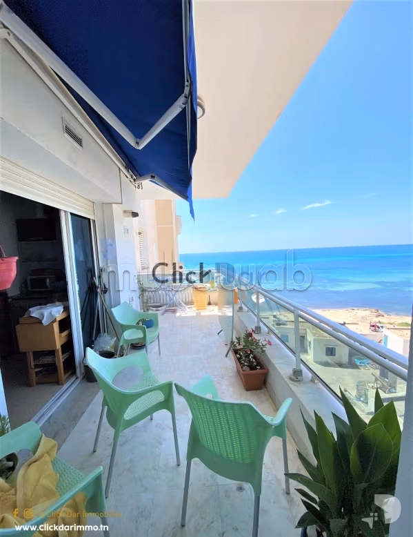 Appartement vue de mer et pied dans l'eau Hammamet