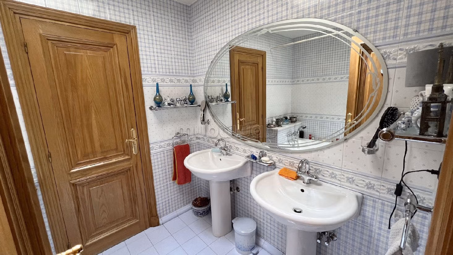 Sell apartment in Mechouar. Area 700 m². Residence with swimming pool, Air conditioning. 