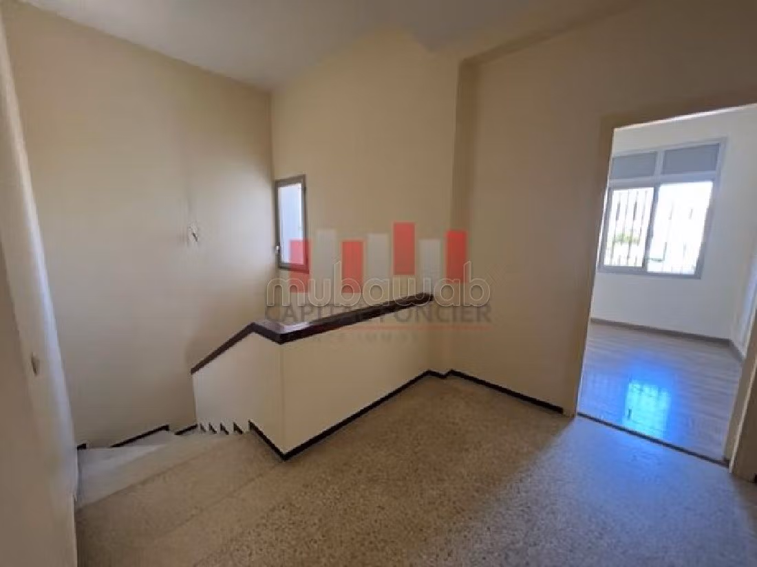 فيلا ممتازة للبيع بحي السلام السيال. 4 غرف ممتازة. شرفة جميلة وحديقة