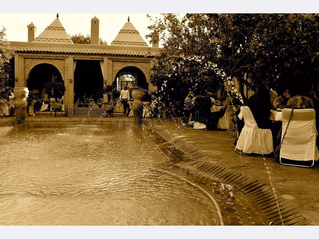 رياض للبيع ب بنيارة. 9 غرف ممتازة. مفروشة. 