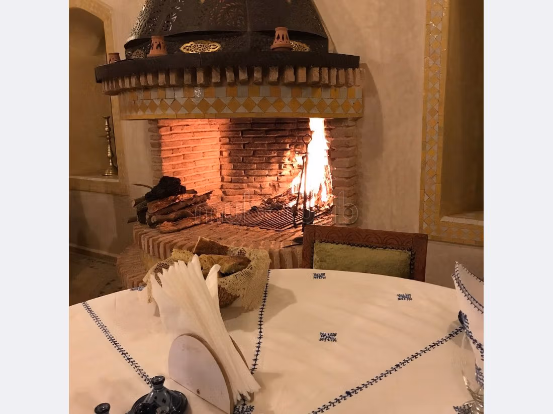 رياض للبيع ب بنيارة. 9 غرف ممتازة. مفروشة. 