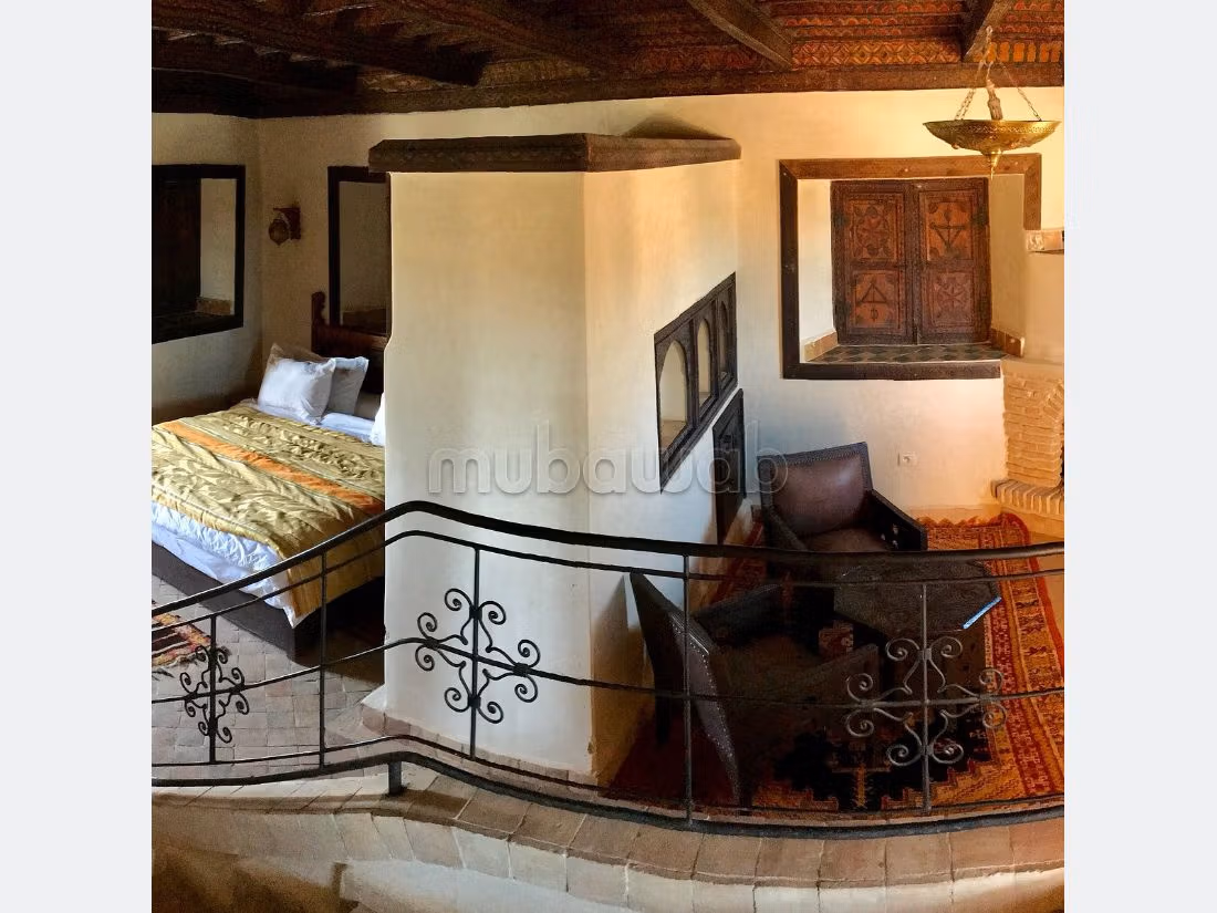 رياض للبيع ب بنيارة. 9 غرف ممتازة. مفروشة. 