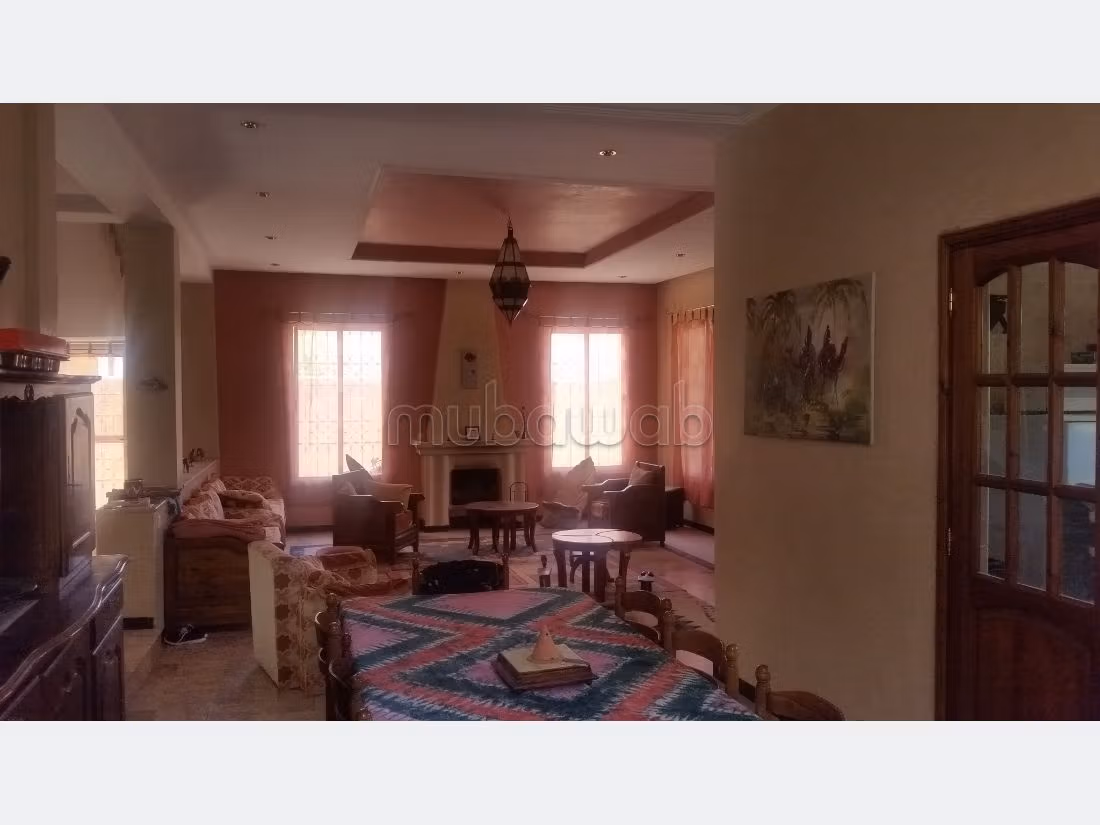 Se vende villa de lujo en Akniss. 5 bonitas habitaciones. Armarios