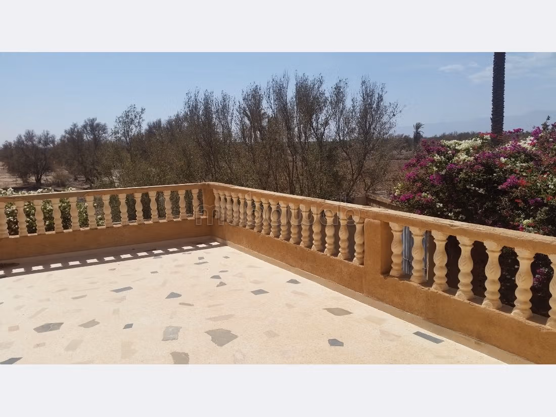 Se vende villa de lujo en Akniss. 5 bonitas habitaciones. Armarios