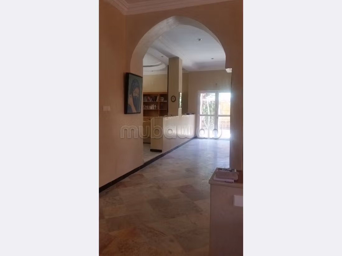 Se vende villa de lujo en Akniss. 5 bonitas habitaciones. Armarios