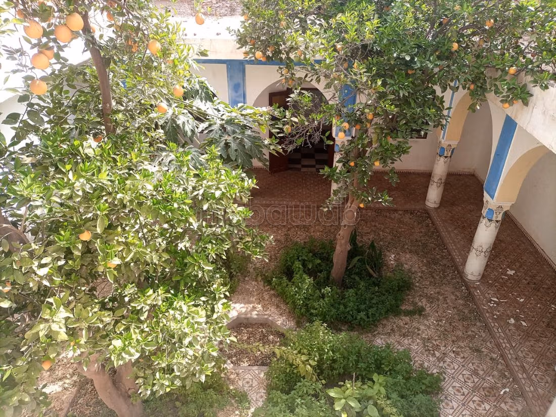 Sontuoso riad in vendita a Assarag. Superficie totale 220 m². Giardino e terrazzo