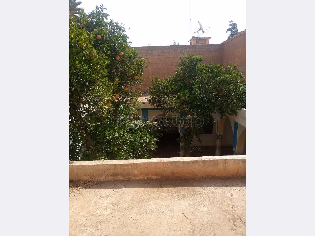 Sontuoso riad in vendita a Assarag. Superficie totale 220 m². Giardino e terrazzo