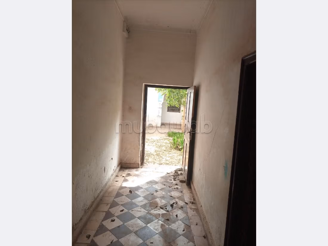 Sontuoso riad in vendita a Assarag. Superficie totale 220 m². Giardino e terrazzo