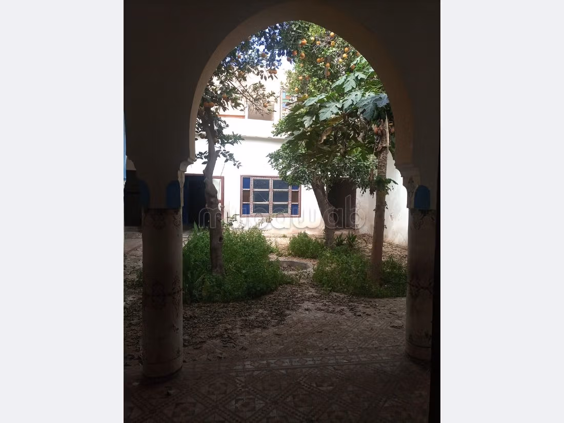 Sontuoso riad in vendita a Assarag. Superficie totale 220 m². Giardino e terrazzo