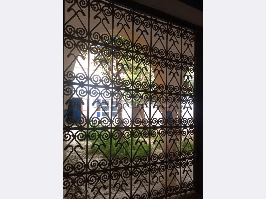 Sontuoso riad in vendita a Assarag. Superficie totale 220 m². Giardino e terrazzo