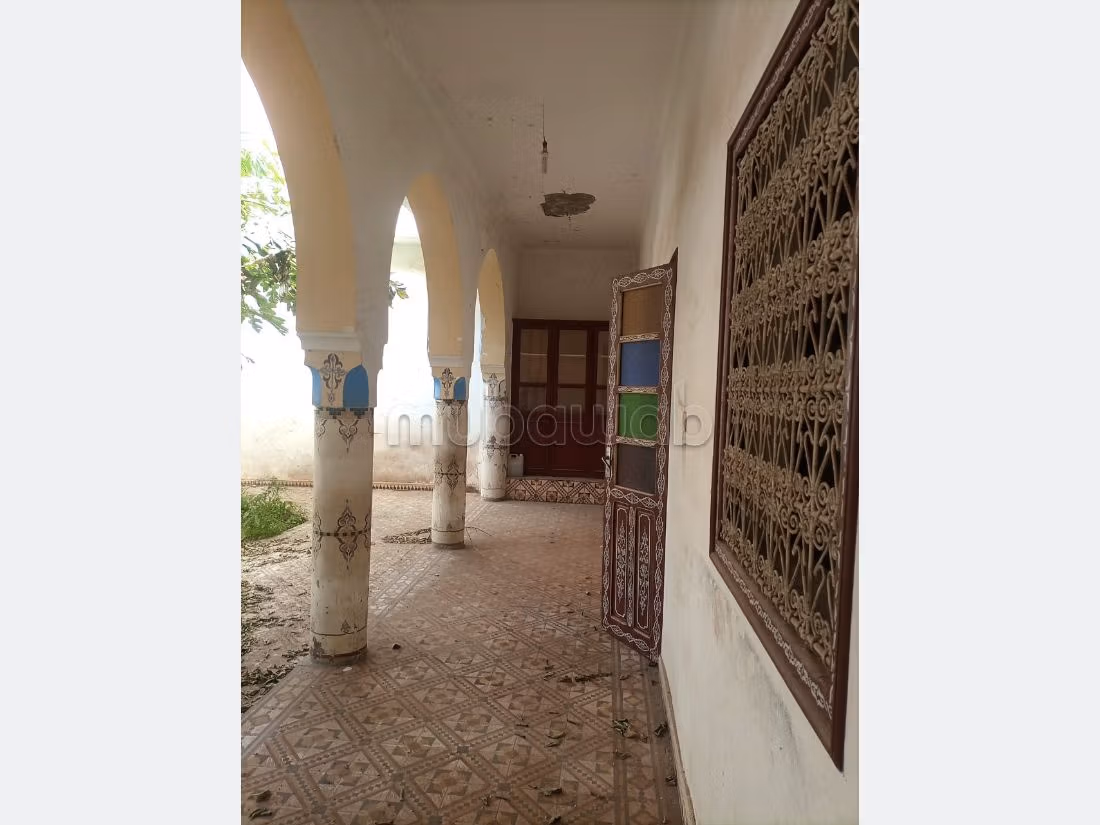 Sontuoso riad in vendita a Assarag. Superficie totale 220 m². Giardino e terrazzo