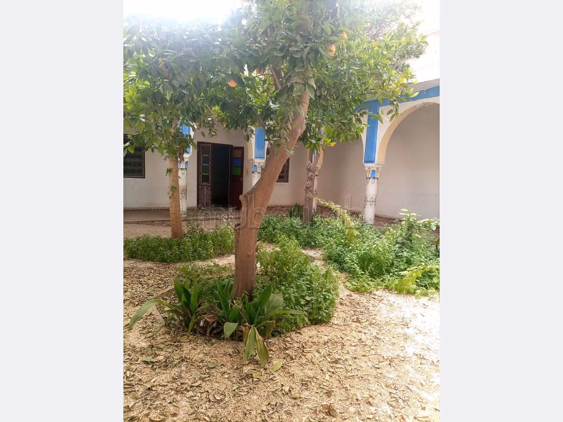 Sontuoso riad in vendita a Assarag. Superficie totale 220 m². Giardino e terrazzo