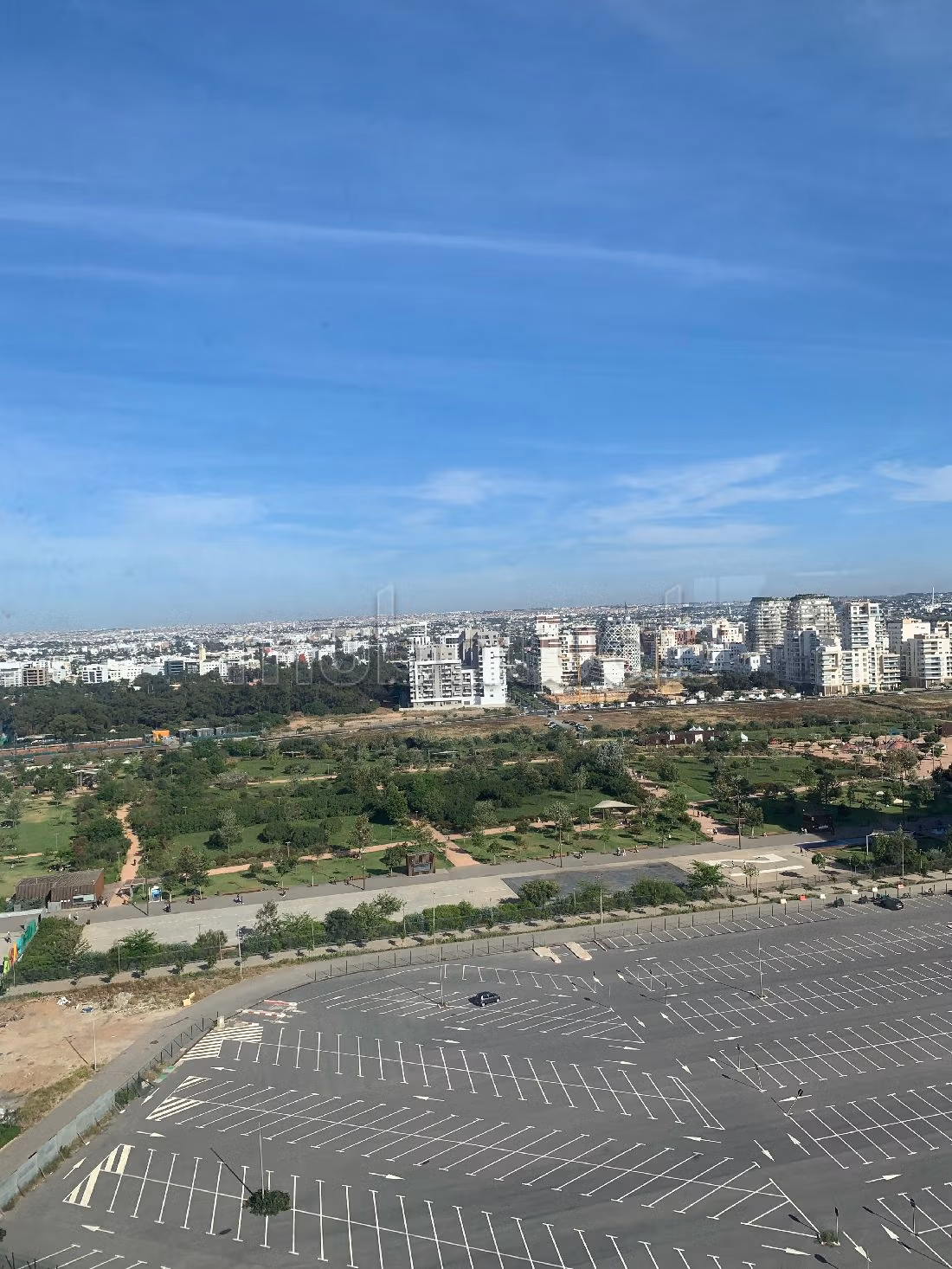 Oficinas en alquiler en Casablanca Finance City. Gran superficie 600 m². Puerta blindada y residencia segura.